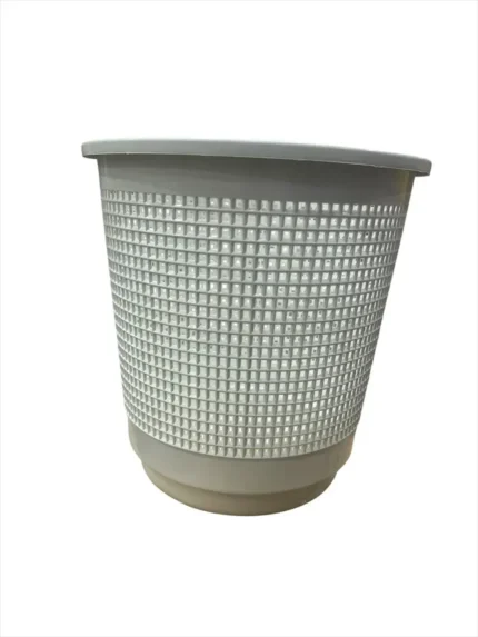 سلة نفايات وسط